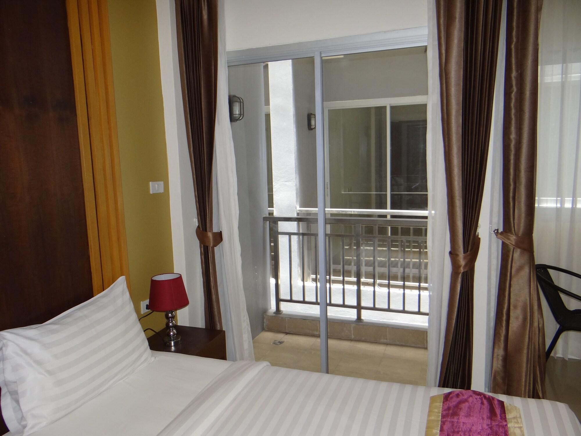 Tropical Sunset Hotel Patong Esterno foto